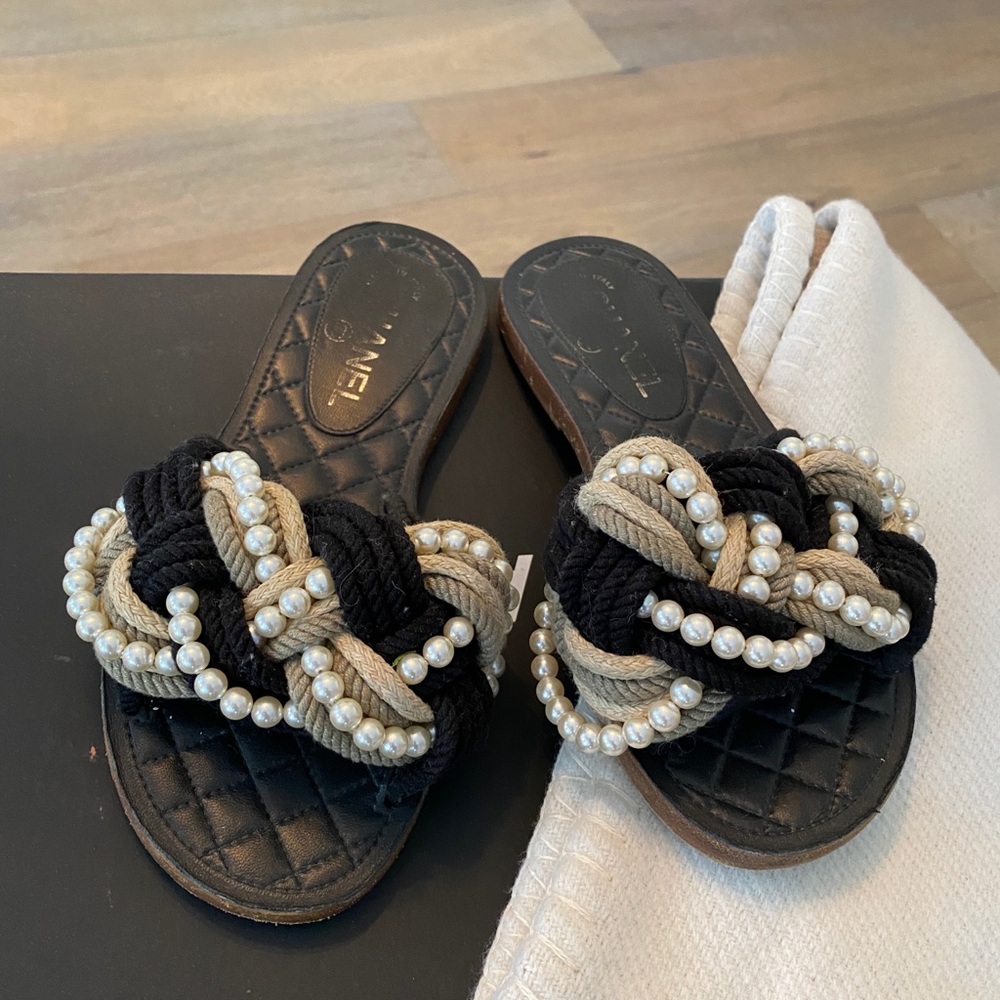Chanel Pearl Slides Size 37